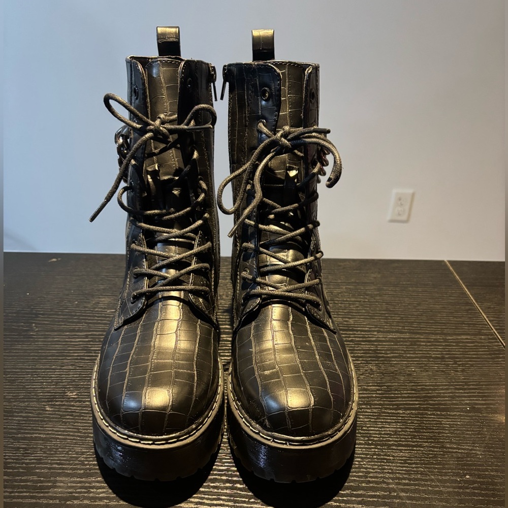 Women Combat Boots